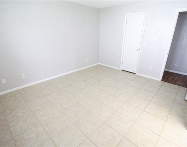 2530 Terry Lane - Photo Thumbnail 10