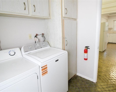 2530 Terry Lane - Photo Thumbnail 5