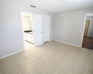 2530 Terry Lane - Photo Thumbnail 6