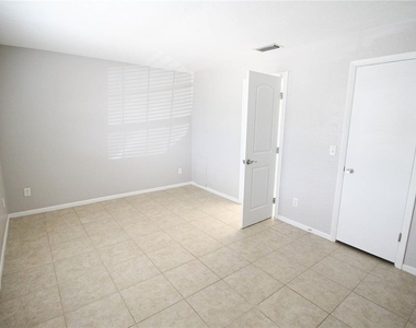 2530 Terry Lane - Photo Thumbnail 7