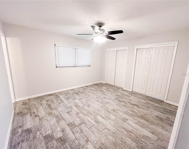 6373 Gateway Avenue - Photo Thumbnail 3