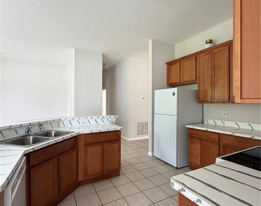 3466 Mayflower Terrace - Photo Thumbnail 4