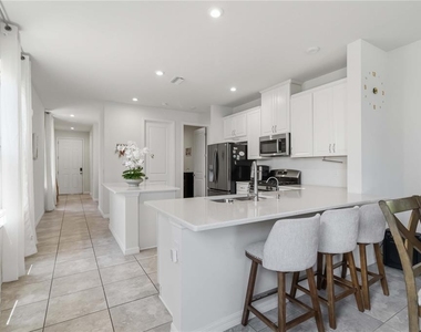 5517 Summit Glen - Photo Thumbnail 11