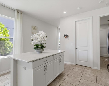 5517 Summit Glen - Photo Thumbnail 17