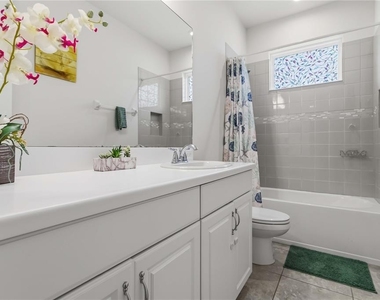 5517 Summit Glen - Photo Thumbnail 12