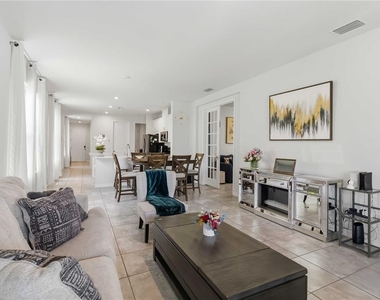 5517 Summit Glen - Photo Thumbnail 8