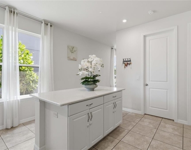 5517 Summit Glen - Photo Thumbnail 18