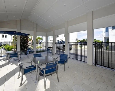 2328 Lindstrom Street - Photo Thumbnail 26
