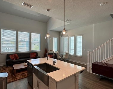 2328 Lindstrom Street - Photo Thumbnail 6