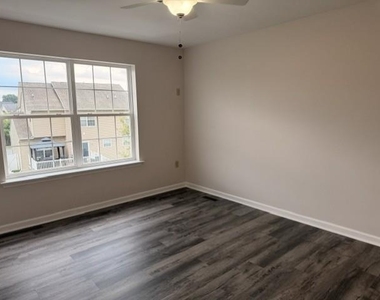 2133 Hidden Meadows Avenue - Photo Thumbnail 31