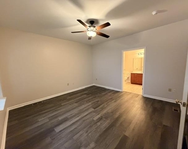 2133 Hidden Meadows Avenue - Photo Thumbnail 12