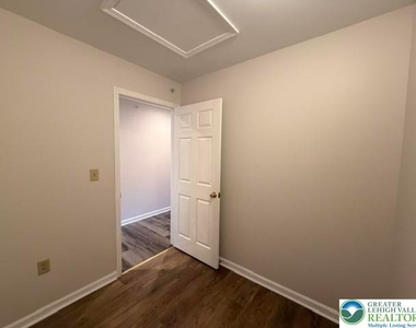 2133 Hidden Meadows Avenue - Photo Thumbnail 26