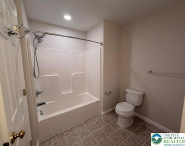 2133 Hidden Meadows Avenue - Photo Thumbnail 23