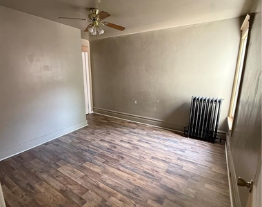 823 Main Street - Photo Thumbnail 16