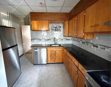 823 Main Street - Photo Thumbnail 9