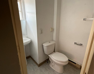 823 Main Street - Photo Thumbnail 11