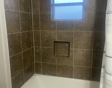 809 Desert Moon Drive - Photo Thumbnail 14