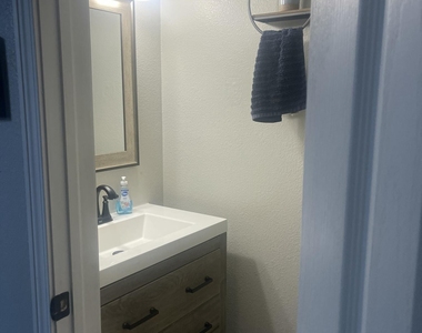 809 Desert Moon Drive - Photo Thumbnail 6