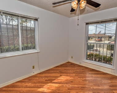 8512 Shaver Drive - Photo Thumbnail 33