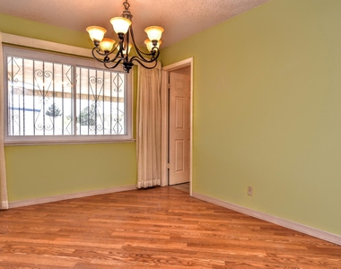 8512 Shaver Drive - Photo Thumbnail 18