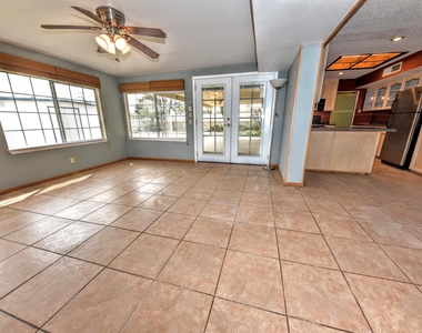 8512 Shaver Drive - Photo Thumbnail 11