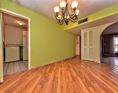 8512 Shaver Drive - Photo Thumbnail 19