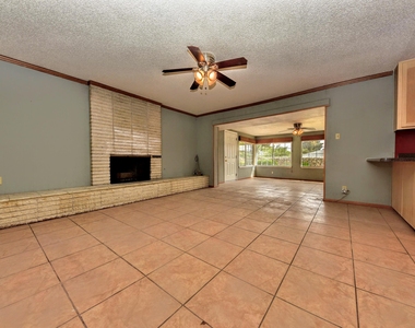 8512 Shaver Drive - Photo Thumbnail 9