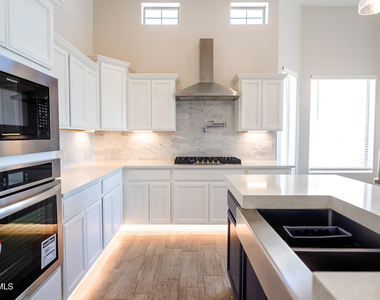13368 Emerald Glass Drive - Photo Thumbnail 5