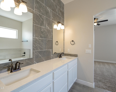 13368 Emerald Glass Drive - Photo Thumbnail 28