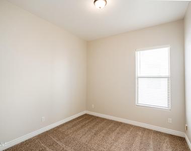 13368 Emerald Glass Drive - Photo Thumbnail 19