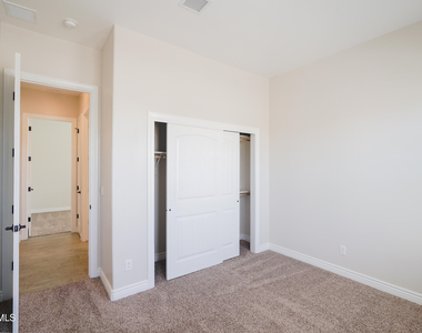 13368 Emerald Glass Drive - Photo Thumbnail 14