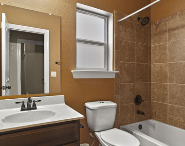 2237 Leafy Point Place - Photo Thumbnail 12
