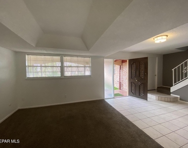1826 Jack Nicklaus Drive - Photo Thumbnail 2
