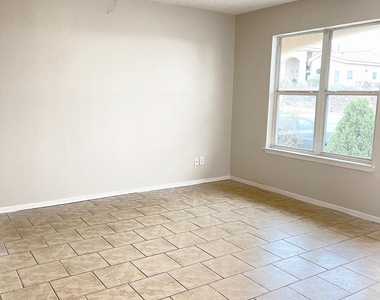 4024 Moonlight Avenue - Photo Thumbnail 8