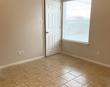 4024 Moonlight Avenue - Photo Thumbnail 9