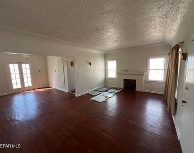 3120 Morehead Avenue - Photo Thumbnail 2