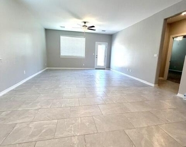 12836 Carefree Avenue - Photo Thumbnail 10