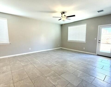12836 Carefree Avenue - Photo Thumbnail 13