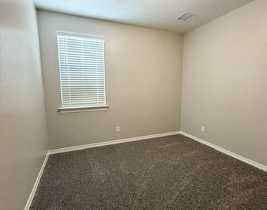 12836 Carefree Avenue - Photo Thumbnail 23
