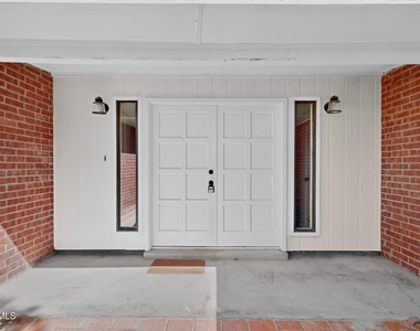 7419 Mission Viejo Drive - Photo Thumbnail 6