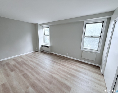 71 Strawberry Hill Avenue - Photo Thumbnail 17