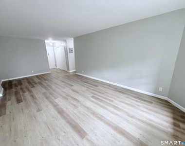 71 Strawberry Hill Avenue - Photo Thumbnail 12