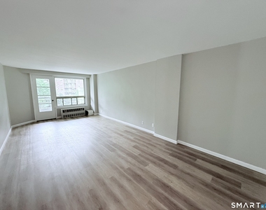 71 Strawberry Hill Avenue - Photo Thumbnail 9