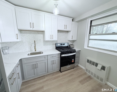 71 Strawberry Hill Avenue - Photo Thumbnail 5