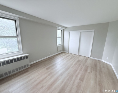 71 Strawberry Hill Avenue - Photo Thumbnail 16
