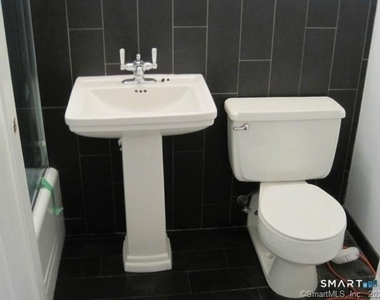 9 Park Street - Photo Thumbnail 1