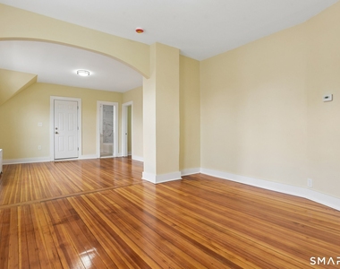 39 Grand Street - Photo Thumbnail 3
