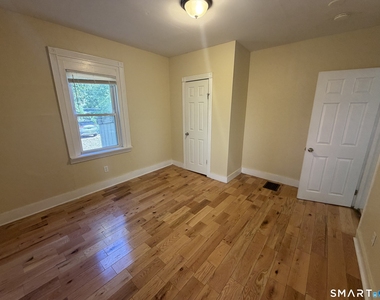 33 Stevens Street - Photo Thumbnail 11