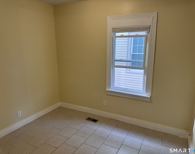 33 Stevens Street - Photo Thumbnail 3