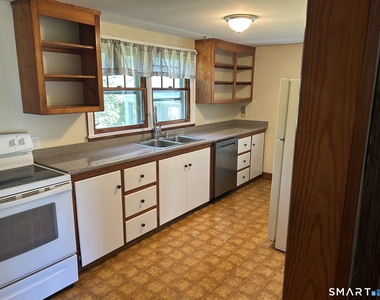 15 Riverview Road - Photo Thumbnail 8